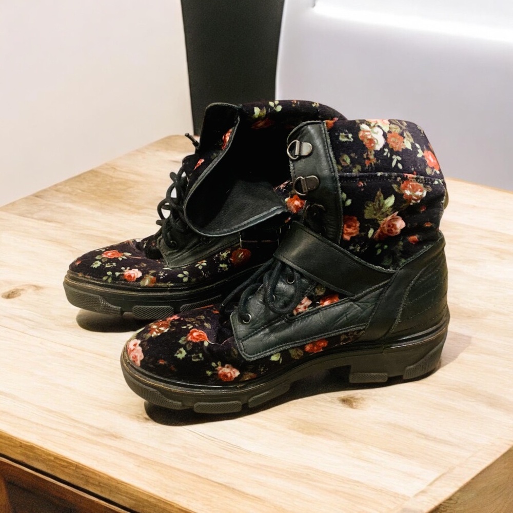 Topshop Black Floral Combat Boots - Picture 5 of 10